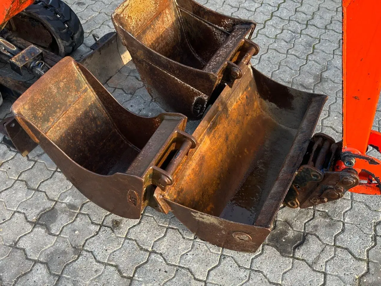 Billede 4 - Kubota U10-3 Halvautomatisk s30 fæste og 3 skovle.