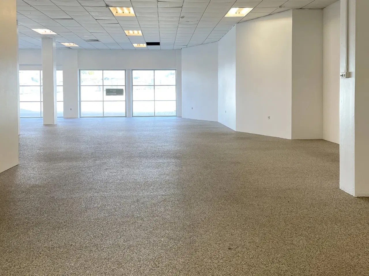 Billede 2 - Butik-/kontorlejemål på Sct. Olai Plads 1C. 9800 Hjørring