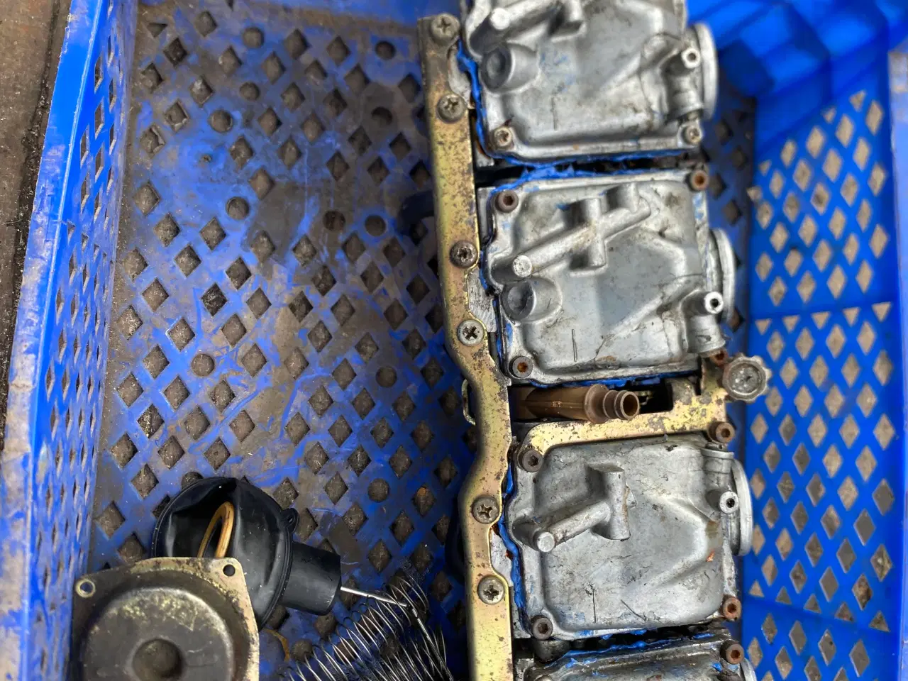 Billede 11 - Yamaha xj 600. To kasser reservedele 