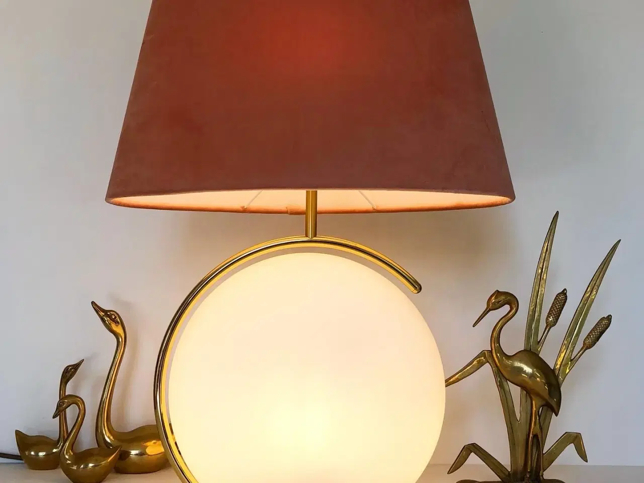 Billede 2 - Bordlampe i opaline glas og messing