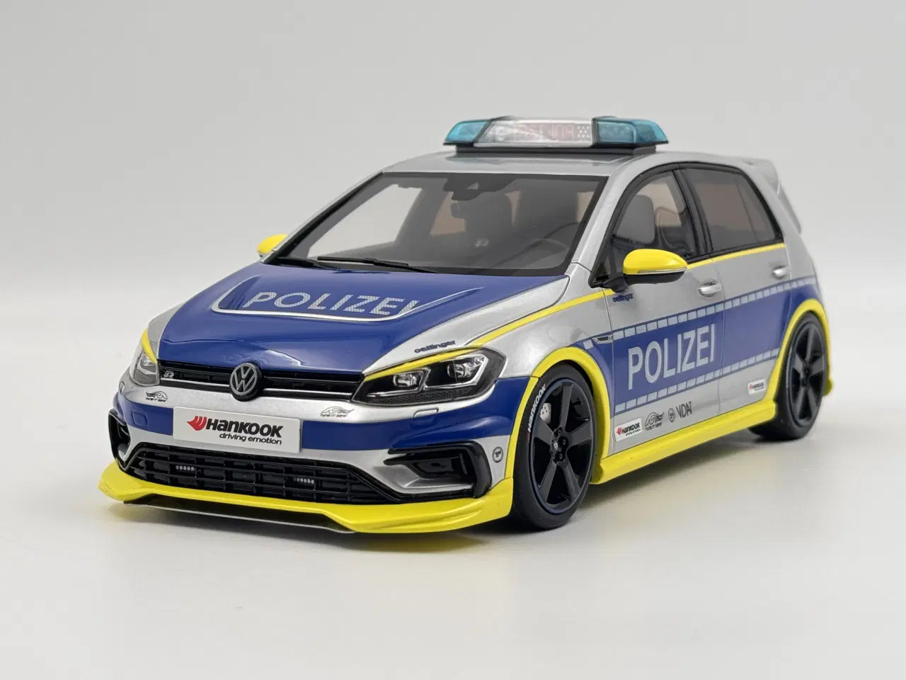 Billede 1 - 2017 VW Golf 400 R Oettinger Polizei 1:18
