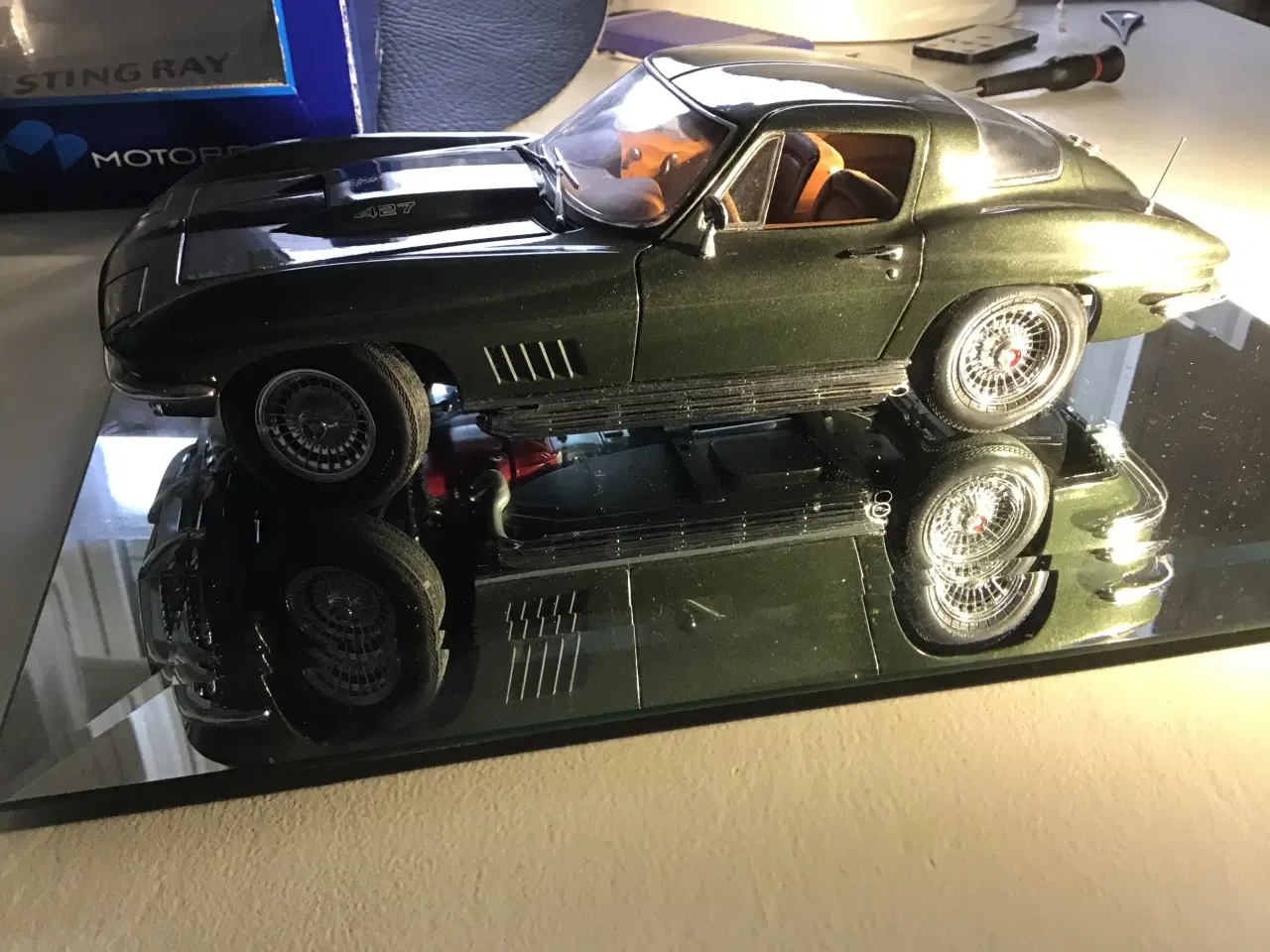 Billede 2 - Modelbil 1:18. EXOTO CHEVY CORVETTE STINGRAY