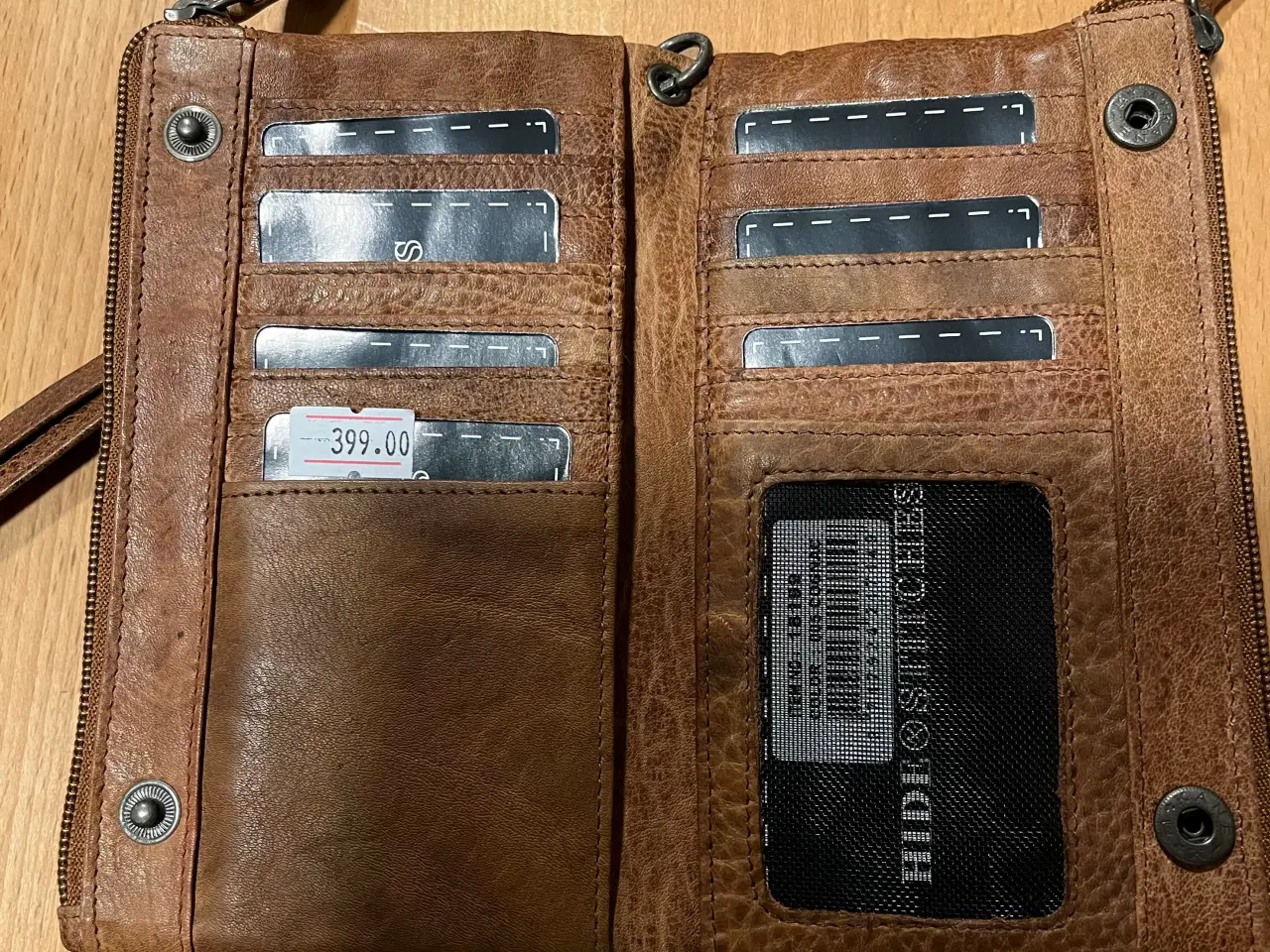 Billede 2 - “Hide stitches” skind pung