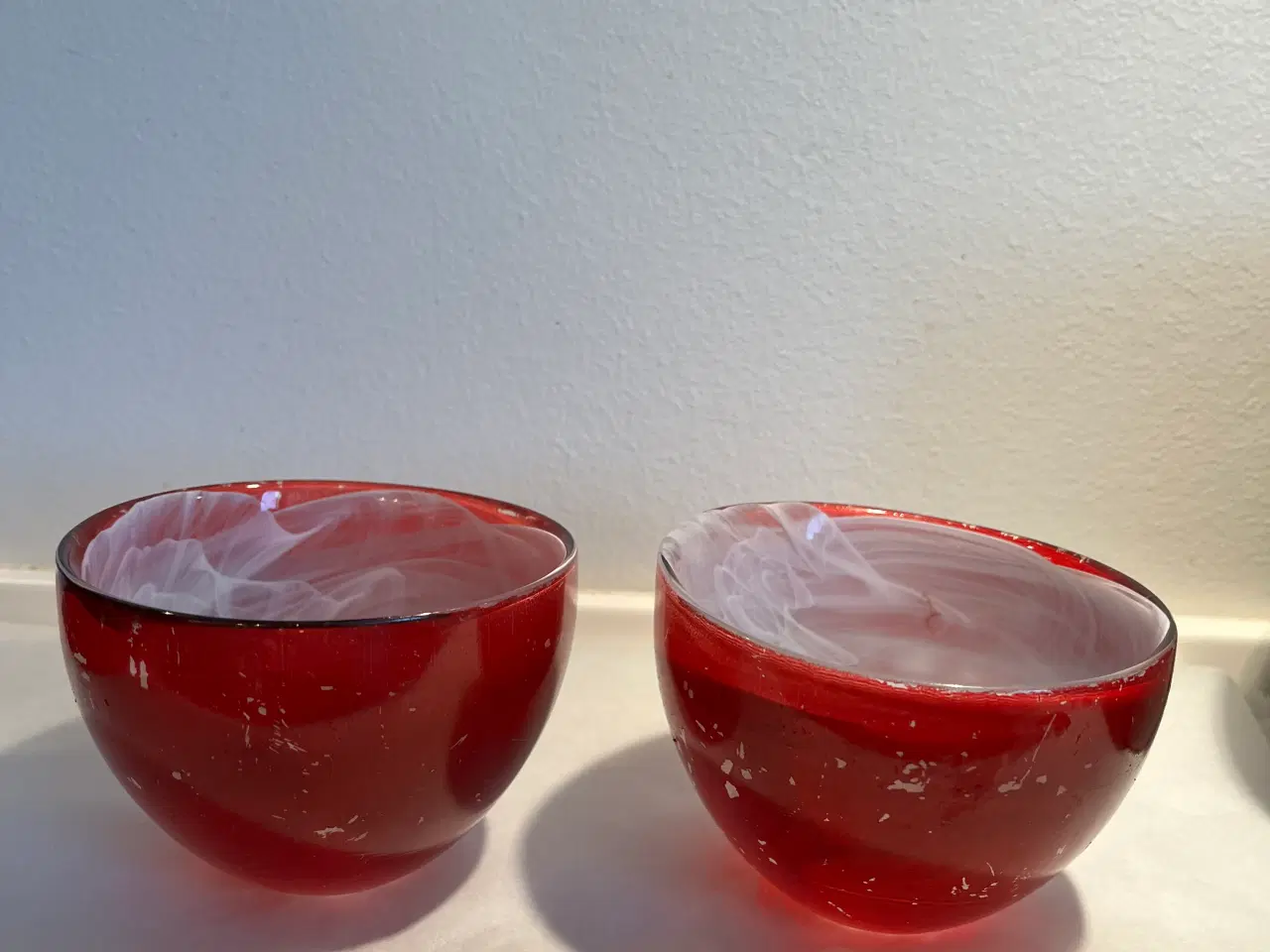 Billede 2 - Rød-hvide glasskåle