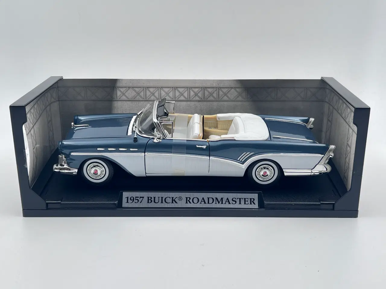 Billede 2 - 1957 Buick Roadmaster 1:18 