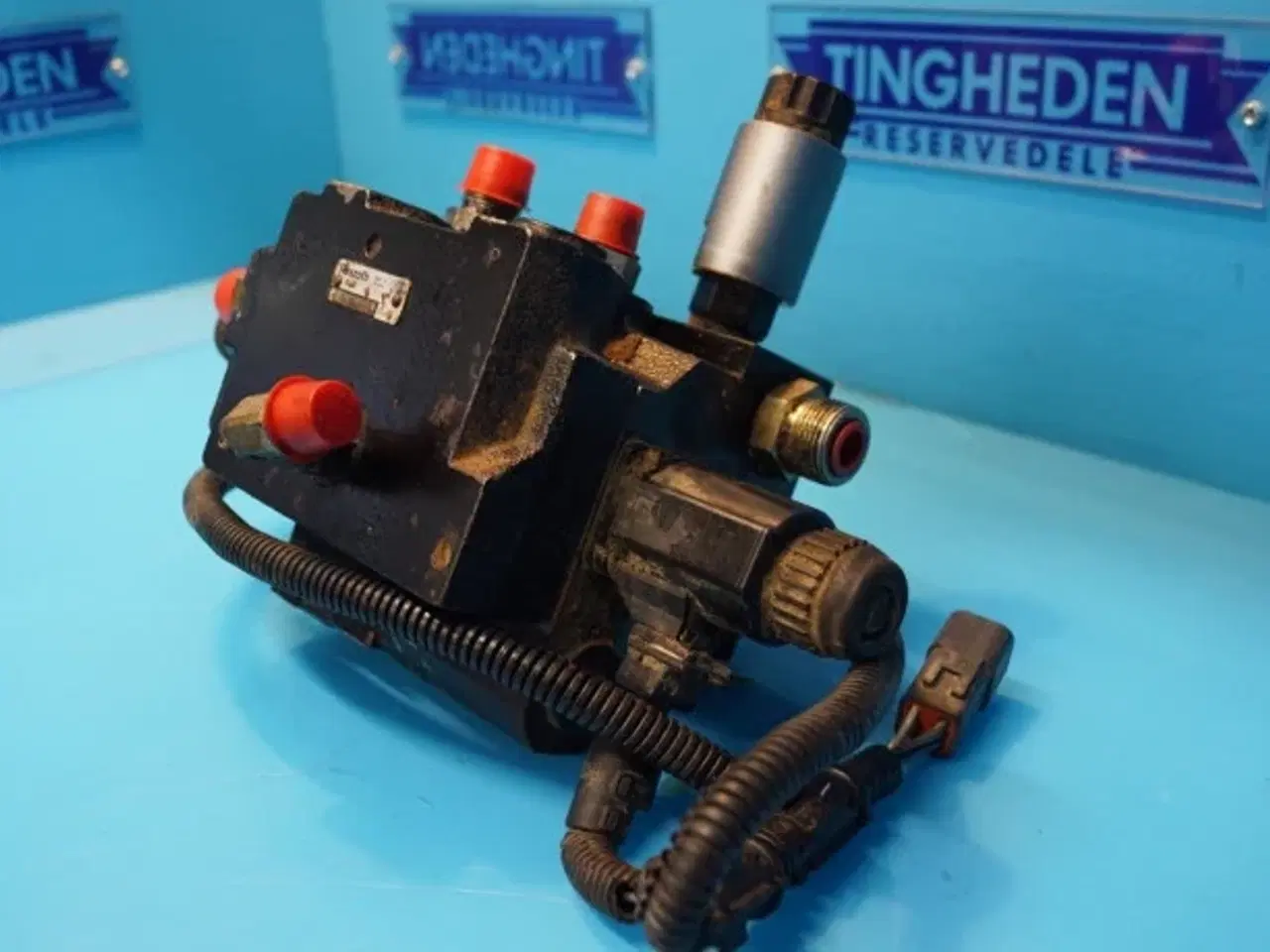 Billede 17 - Case 8010 Hydraulikventil 87313989