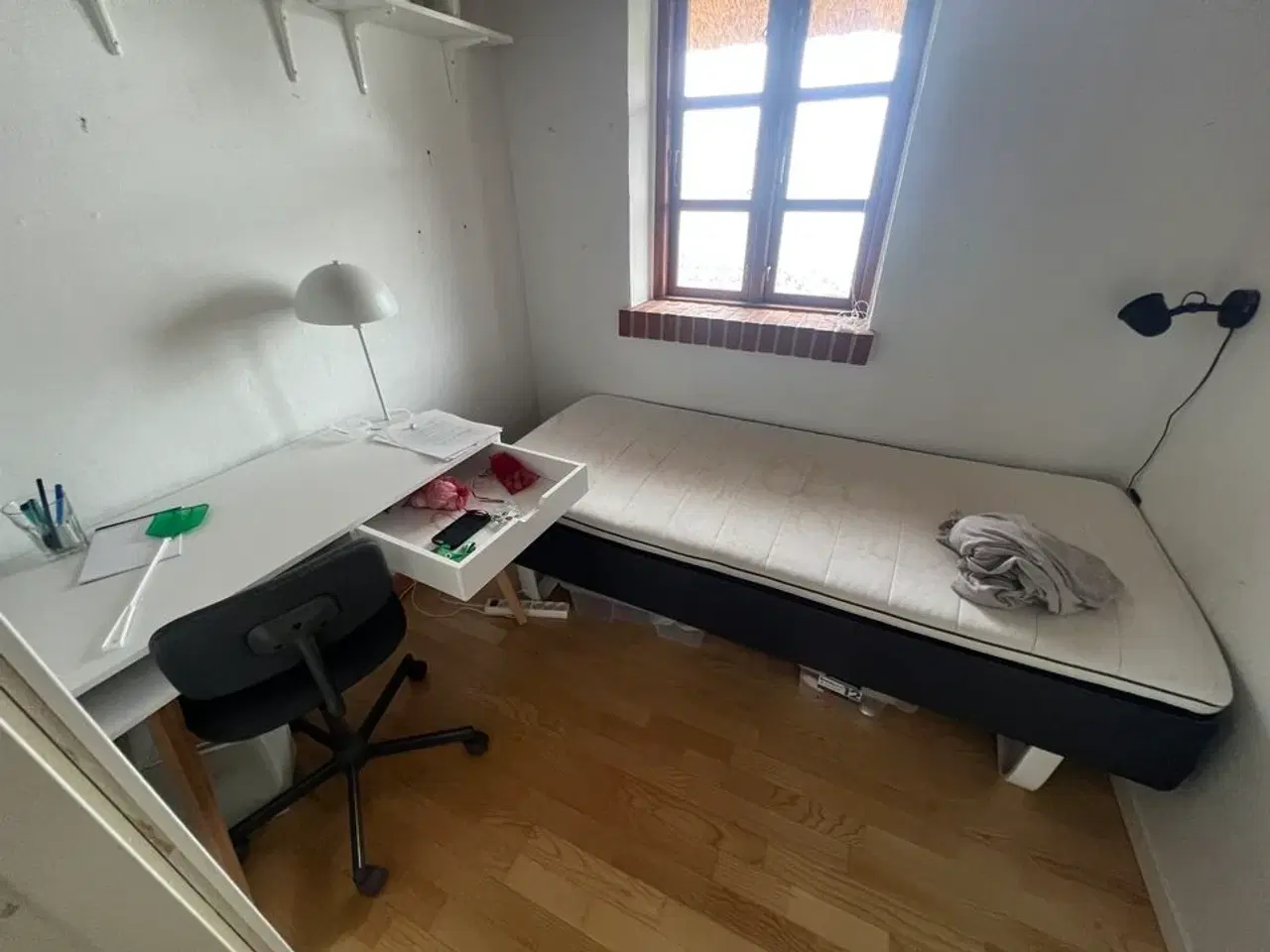 Billede 1 - Alt indhold i rum (se billeder)