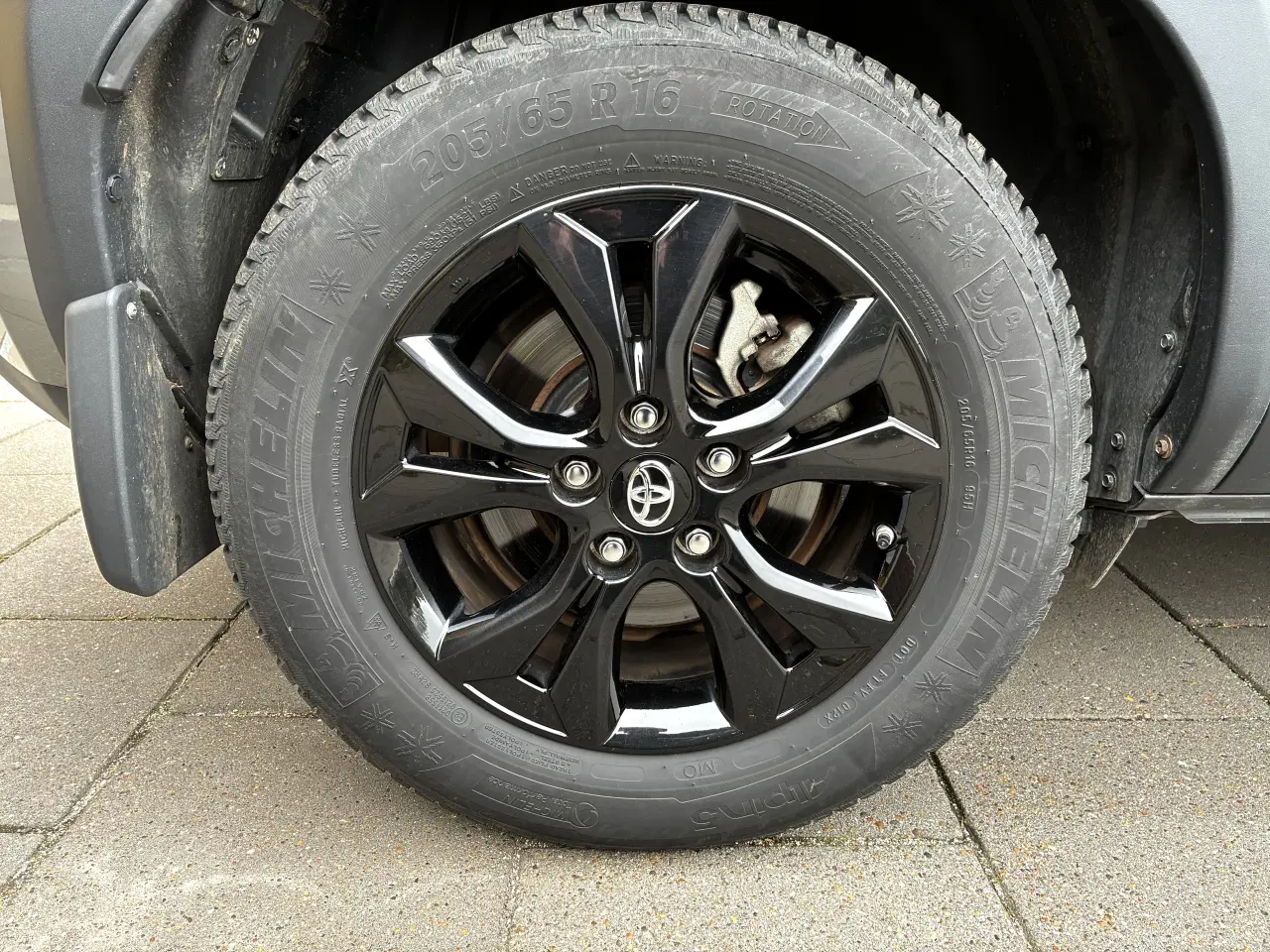 Billede 1 - ALU fælge med vinterdæk