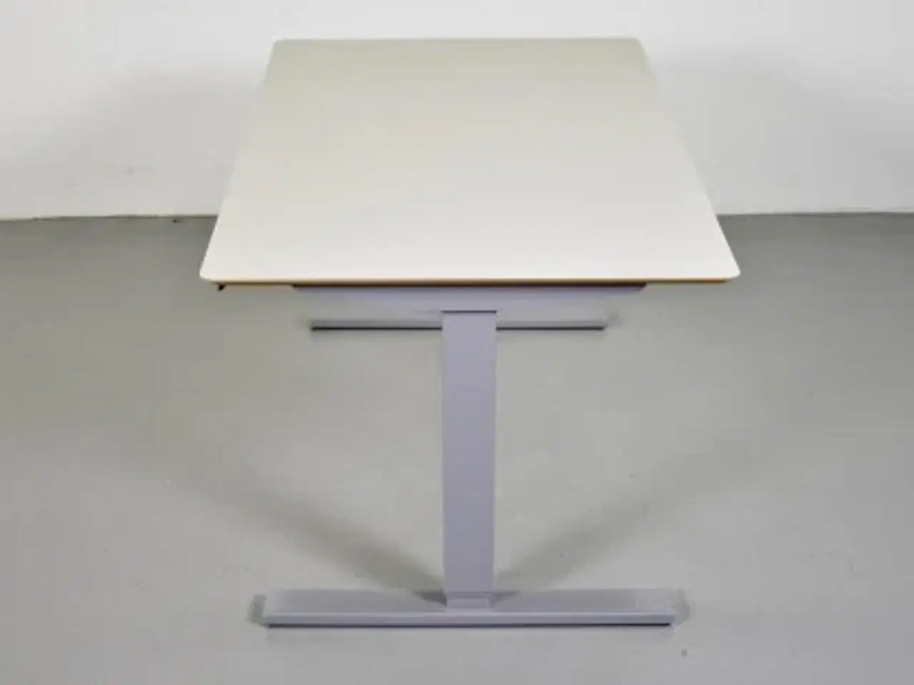 Billede 4 - Scan office hæve-/sænkebord med hvid linoleum, 140 cm.