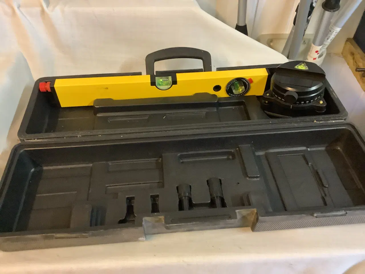 Billede 4 - Karmskruet, hamre, rockwool kniv 🔨🔩