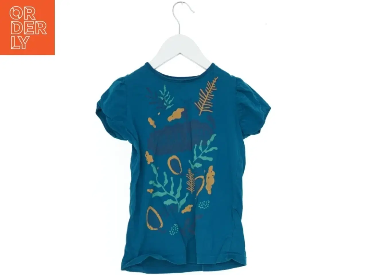 Billede 1 - Blå t-shirt med havmotiv (str. 104)