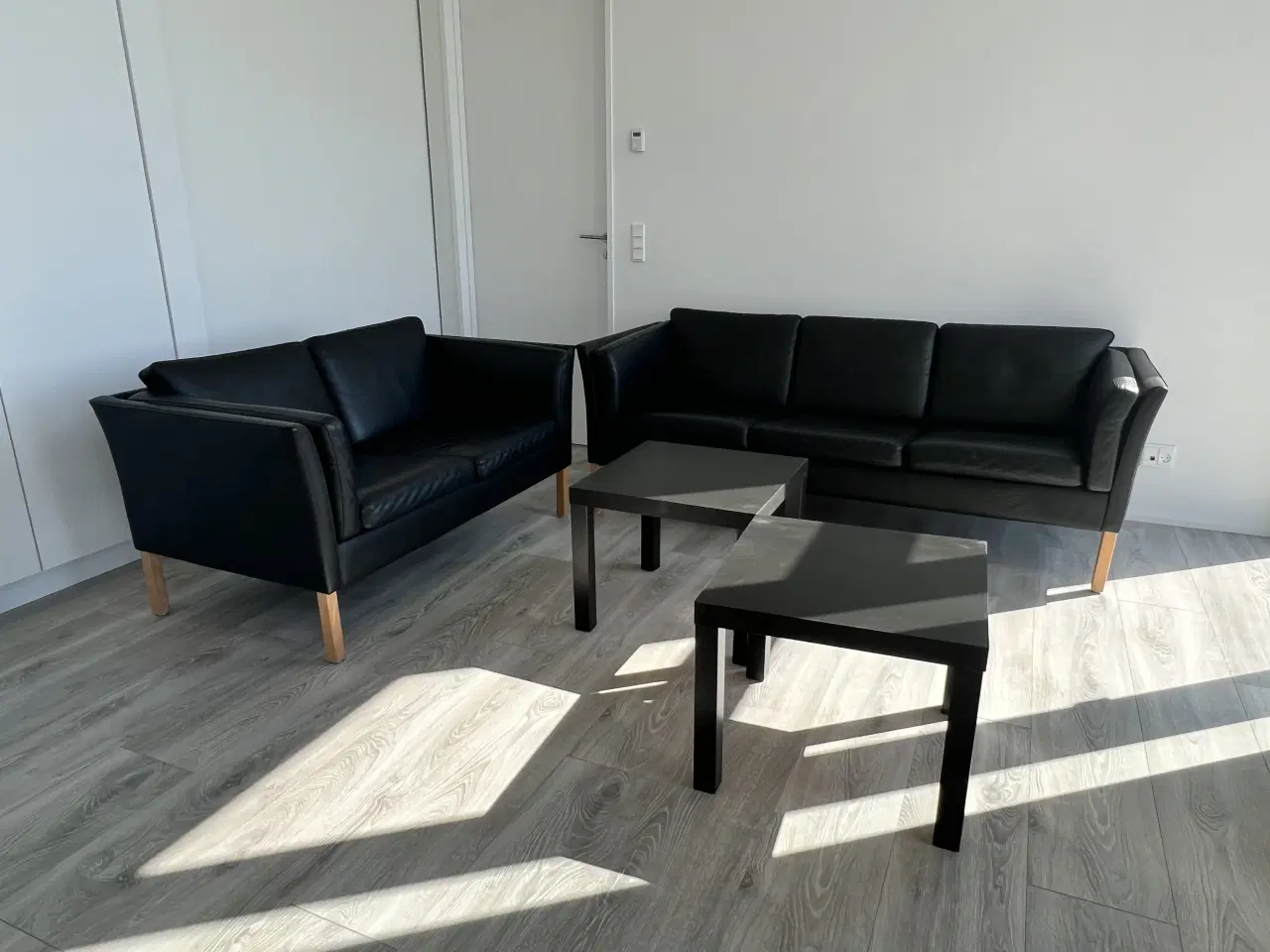 Billede 1 - Klassisk sofasæt i sort bøffellæder