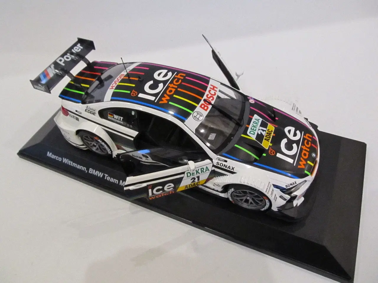 Billede 7 - 2012 BMW M3 DTM M-Power 1:18  MINICHAMPS