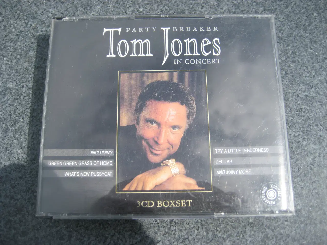 Billede 2 - 2 stk. Tom Jones CD-boxe sælges