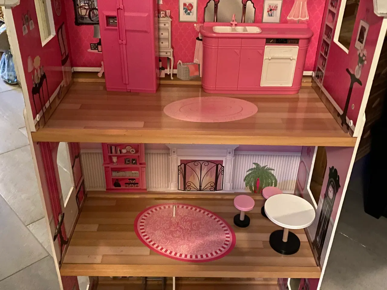 Billede 1 - Dukkehus Barbie størrelse