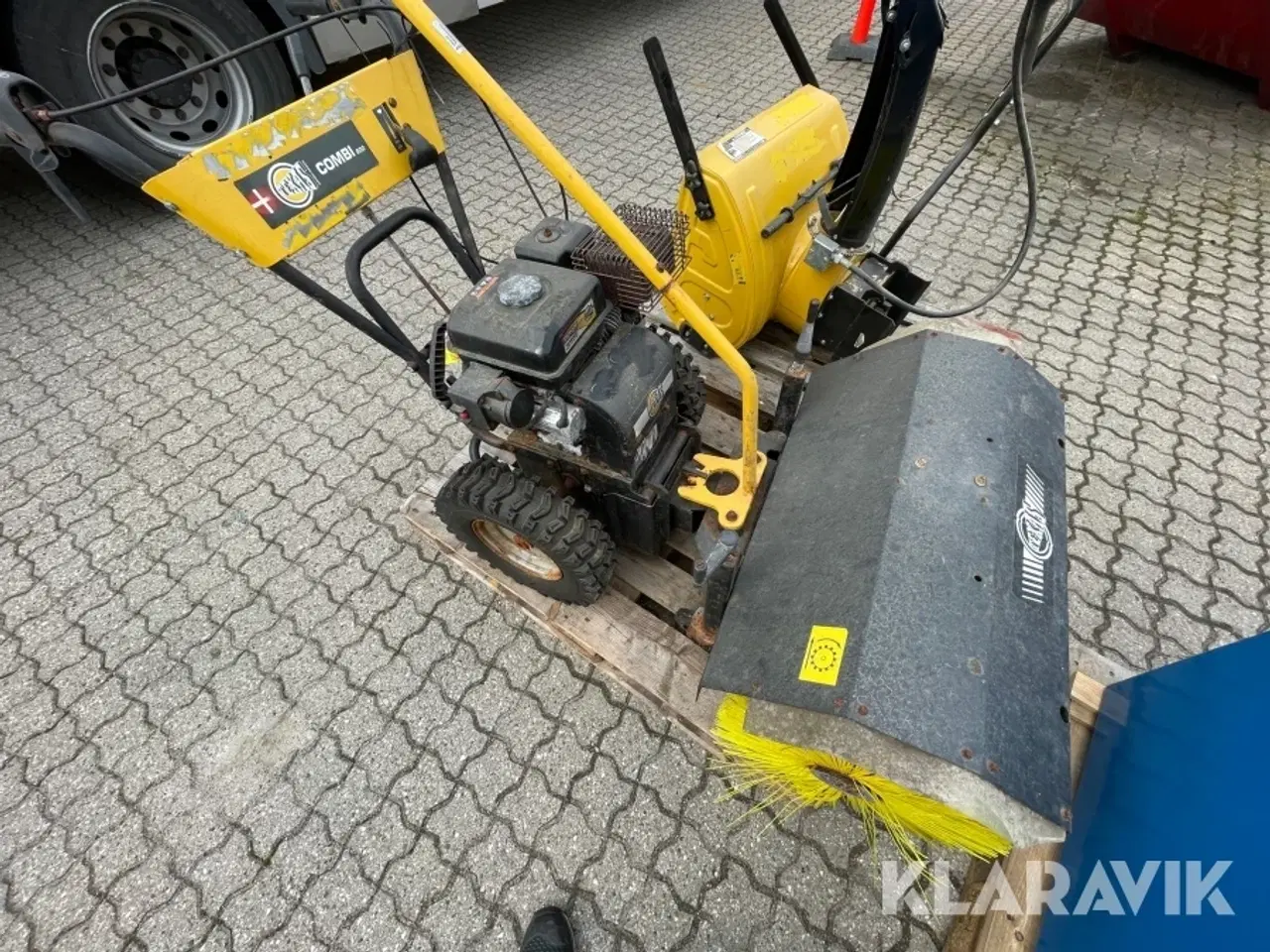 Billede 10 - Redskabsbærer med kost og Sneslynge TEXAS Combo 800