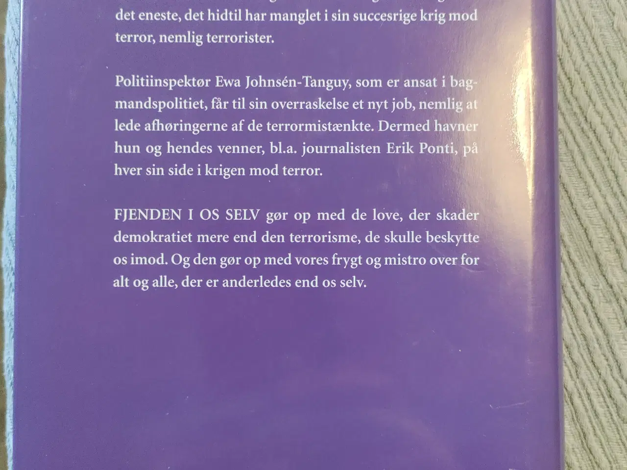 Billede 2 - Jan Guillou – ”Fjenden i os selv”