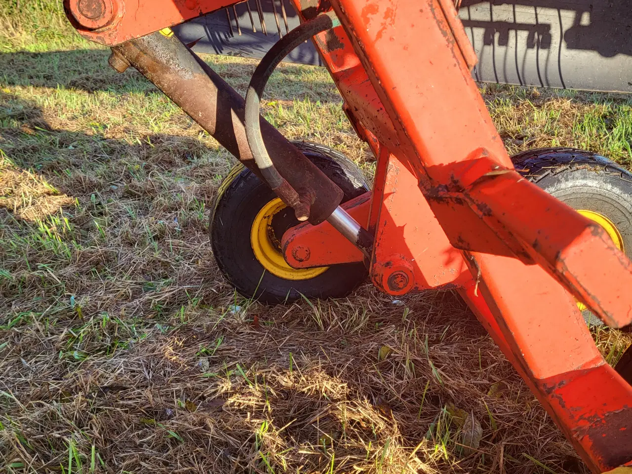 Billede 3 - Stor rive til lille traktor