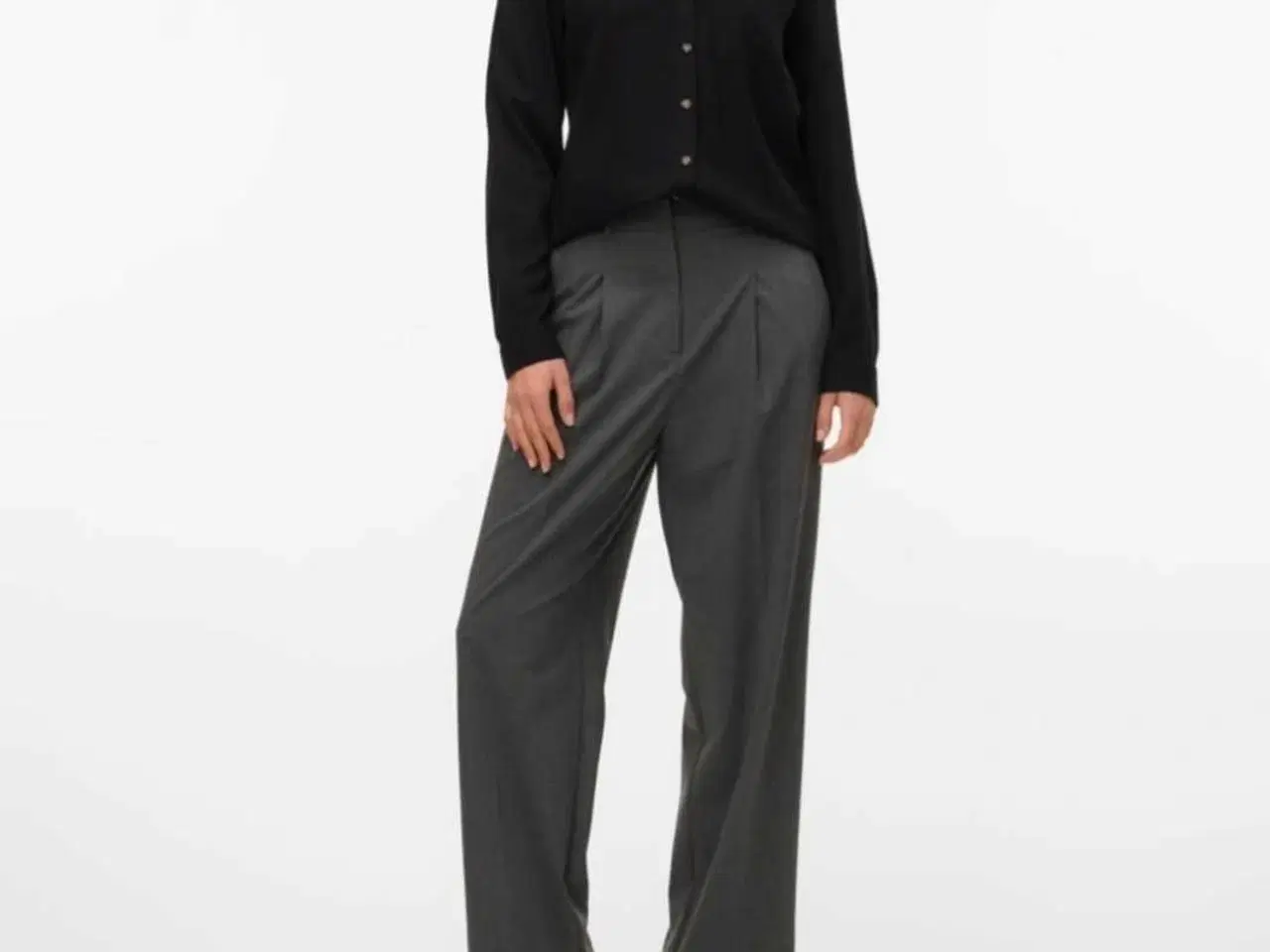 Billede 1 - Vero Moda habitbukser med brede ben 😊