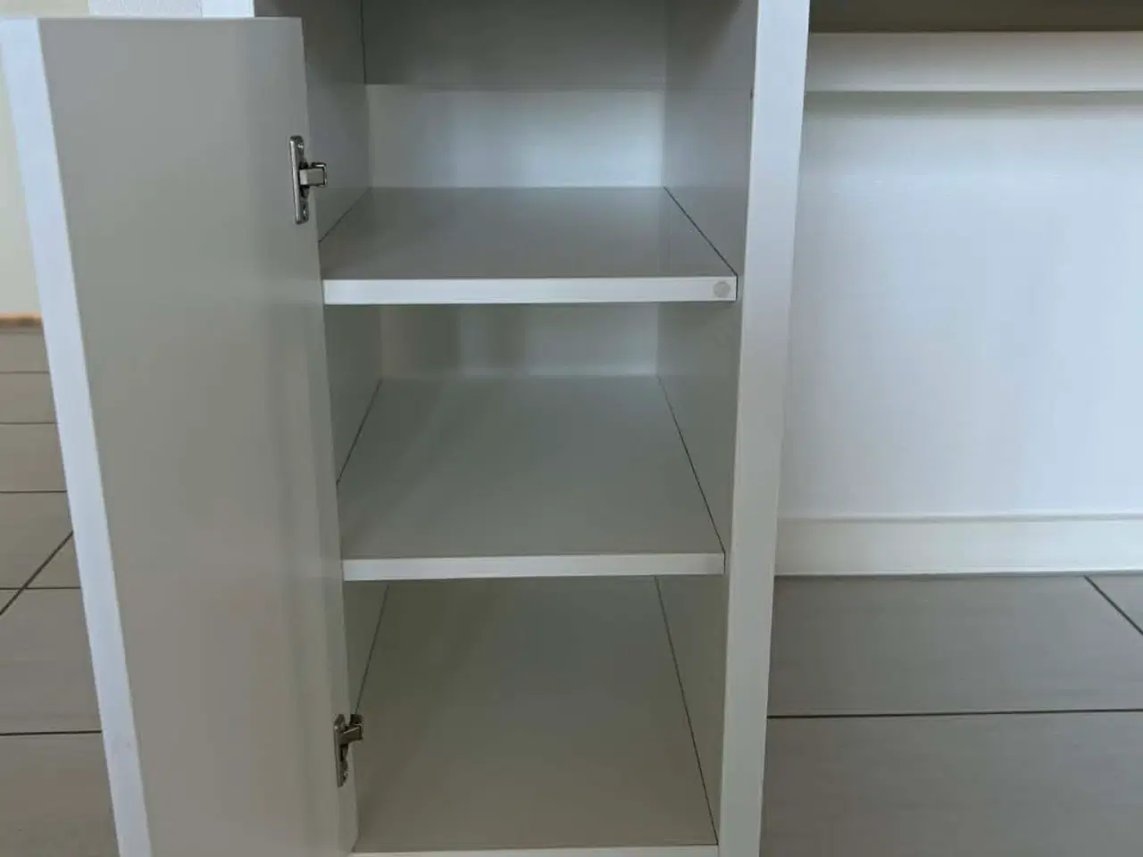 Billede 8 - IKEA Micke skrivebord 105x50 cm