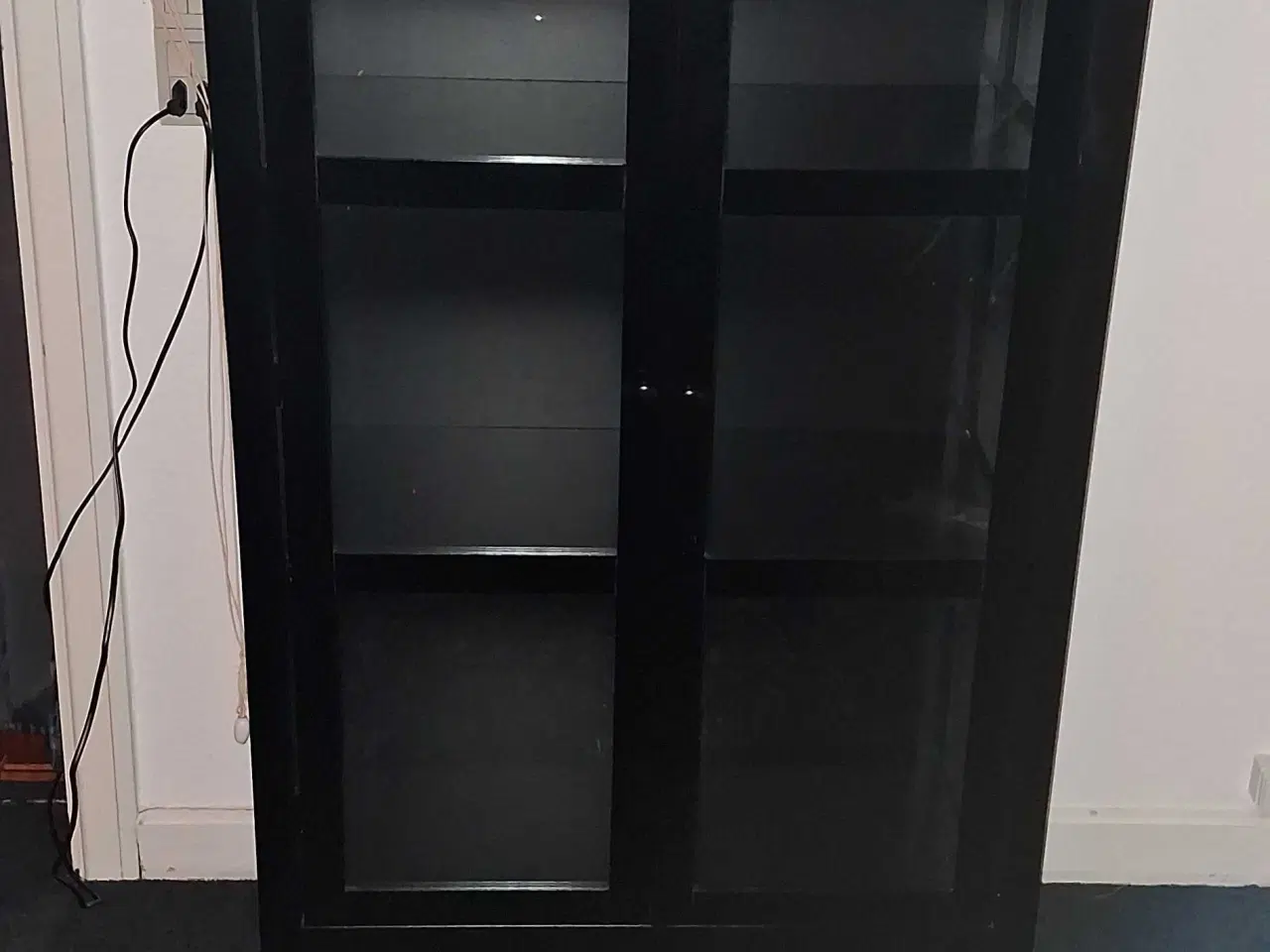 Billede 1 - Vitrineskab