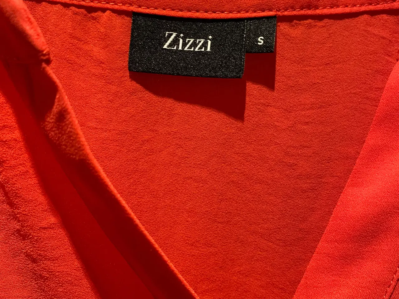 Billede 2 - Ny Zizzi bluse