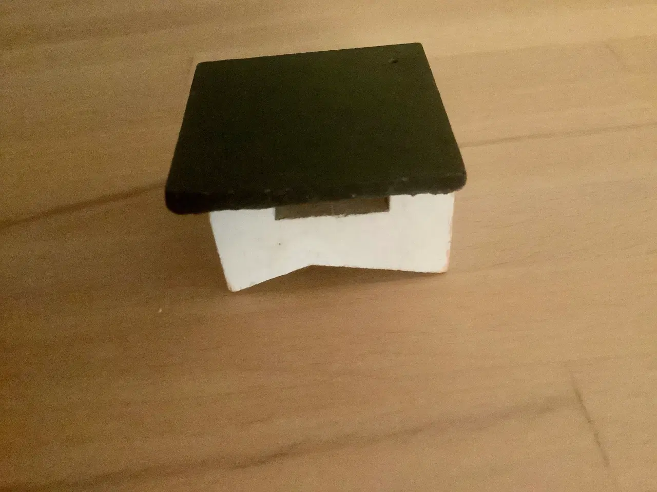 Billede 1 - Lundby dukkehus skorsten.