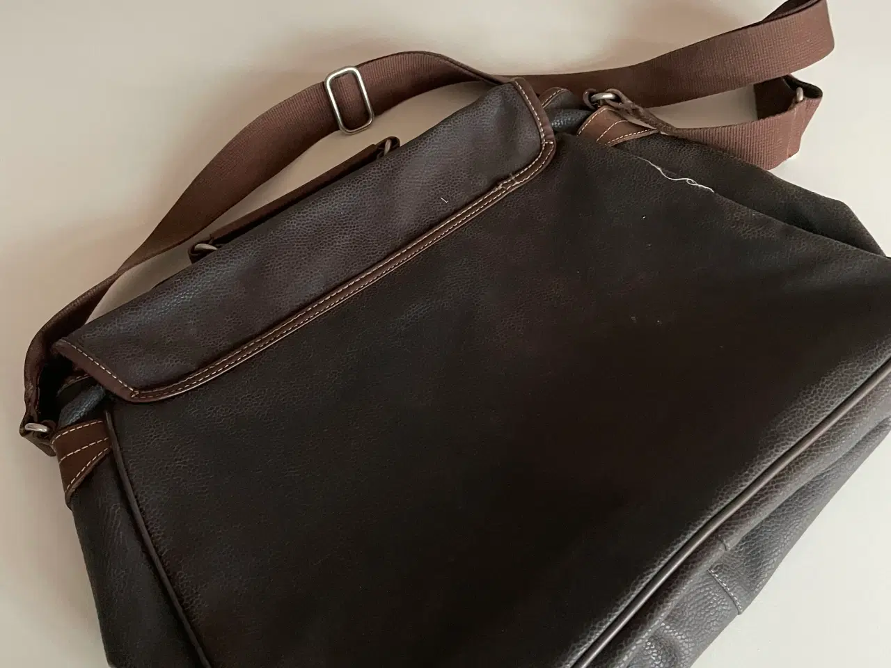 Billede 3 - Flot brun taske
