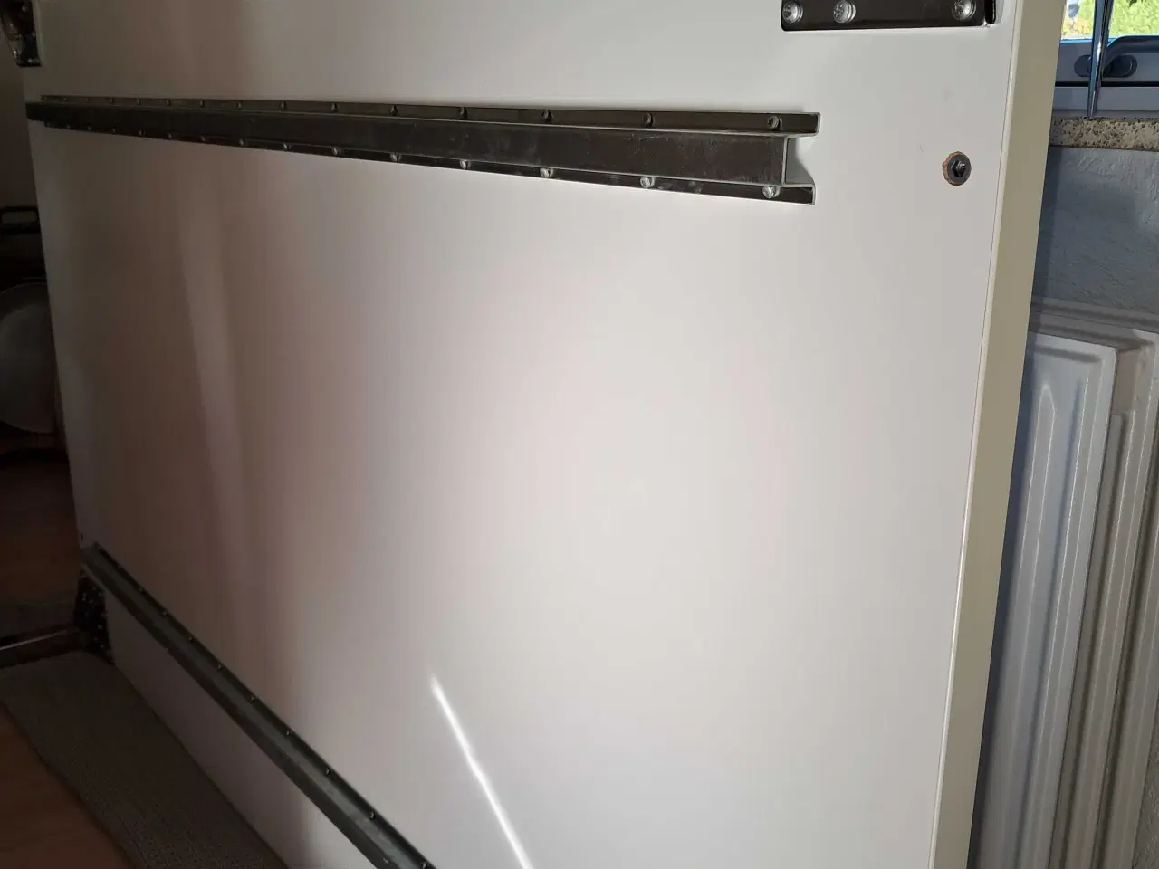 Billede 3 - Hvid spisebord