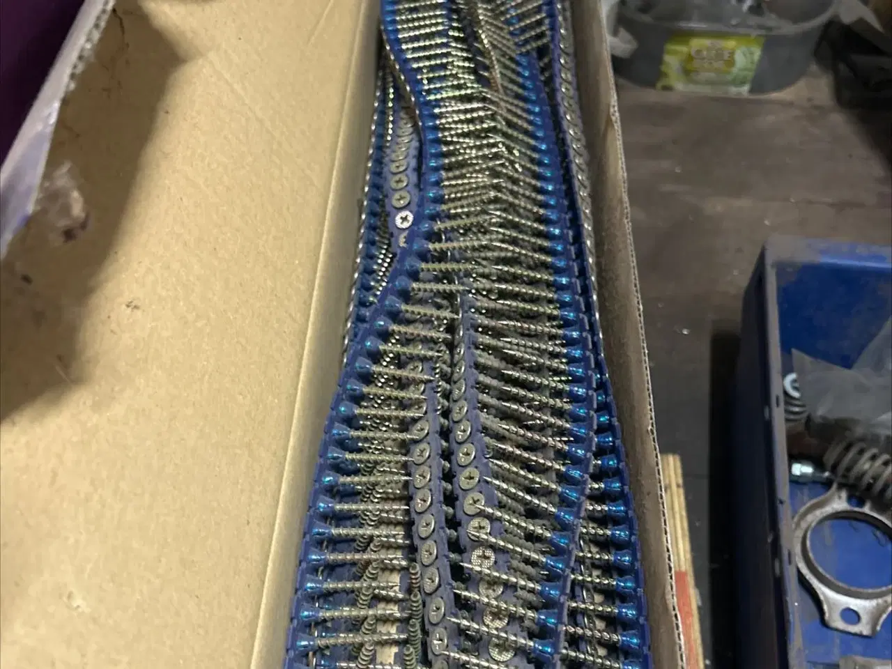 Billede 1 - Gipsskruer på bånd