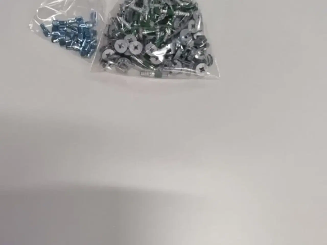 Billede 1 - 4 stk. usamlet undersabe H: 70,4 x B: 50 x D: 58,1 med 4 hylder