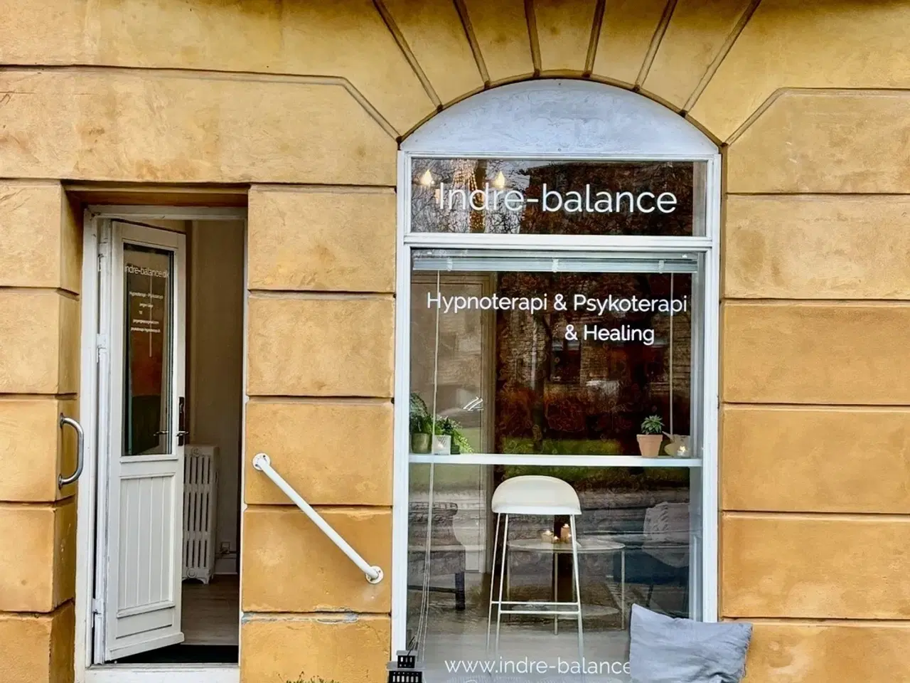 Billede 2 - Strandvejen 138B. st. th. Hellerup – Charmerende og velholdt butik/kontor med attraktiv beliggenhed