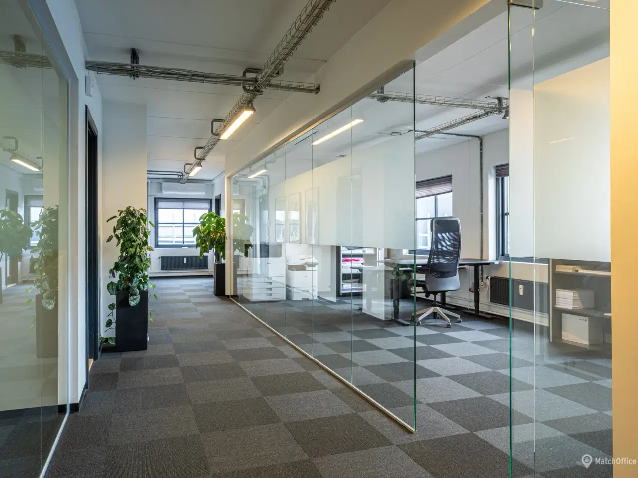 Billede 1 - 1503-17: Roholmsvej 12A, 1. sal - 322 m2