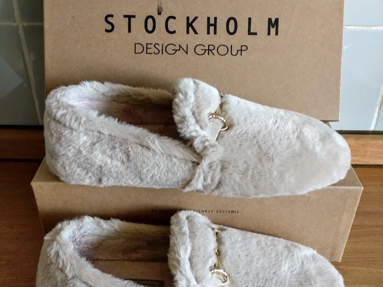 Billede 1 - Hjemmesko i blødt plys fra Stockholm Design Group