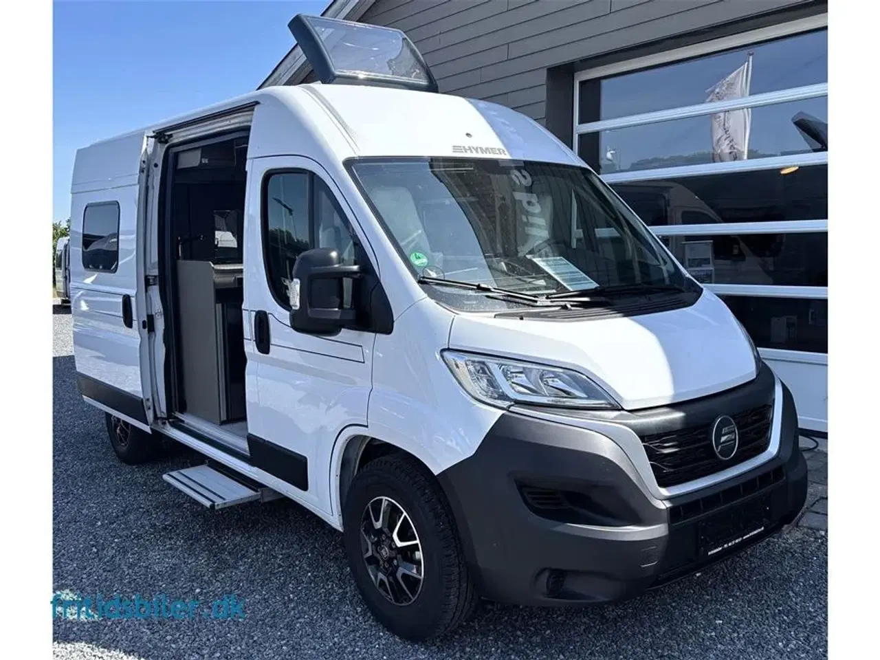 Billede 2 - 2024 - Hymer  140 Hk   Hymer Ayers rock top modellen af Hymers campervan på KUN 541 cm.