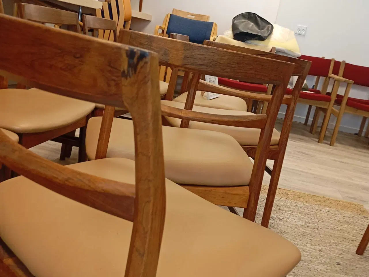 Billede 6 - Smukke palisander stole- af Henning Kjærnulf.