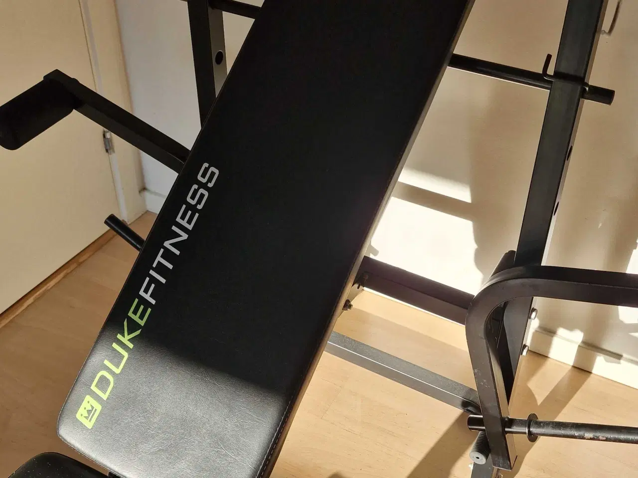 Billede 6 - Træningsbænk + 50 kg vægte sælges.