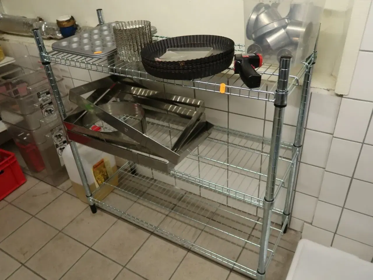 Billede 4 - 2 stk. reoler uden indhold