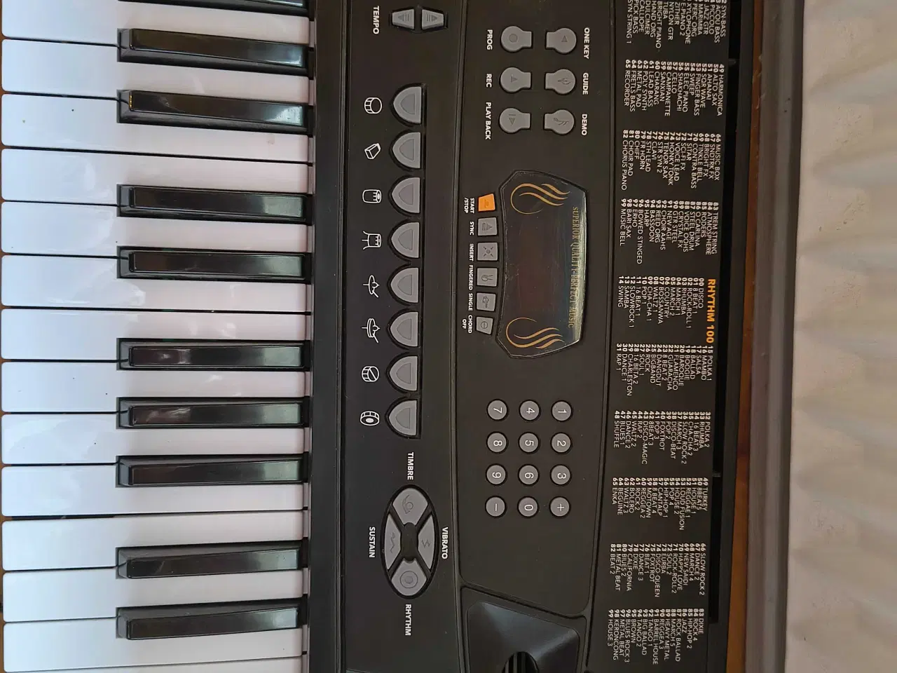 Billede 4 - RIGTIG GODT KEYBOARD TIL SMÅ PENGE