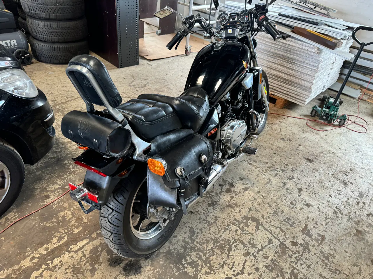 Billede 4 - Honda VF700 Magna