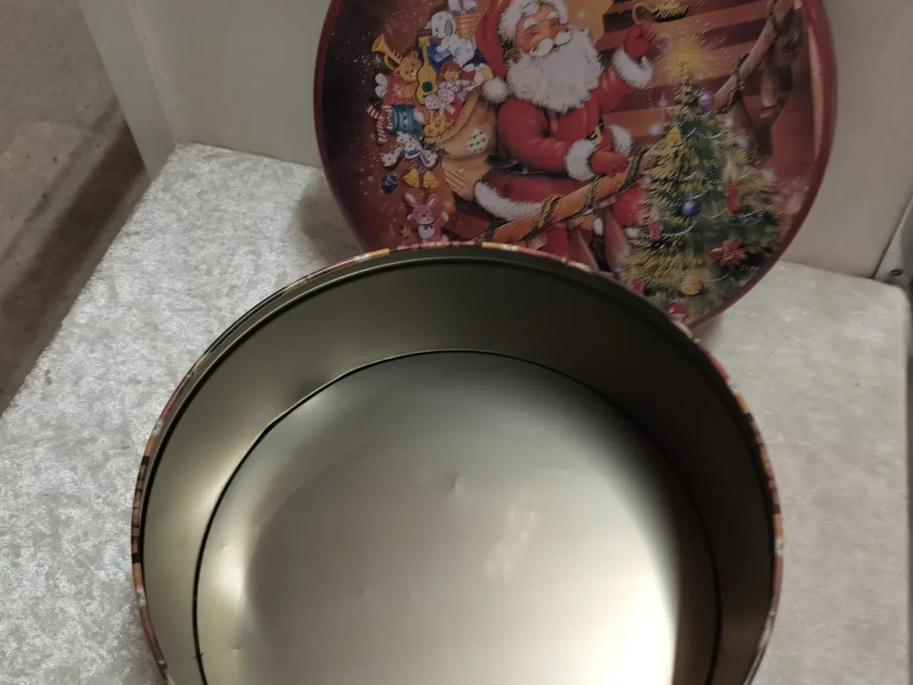 Billede 3 - Gammel Jule kagedåse med julemand