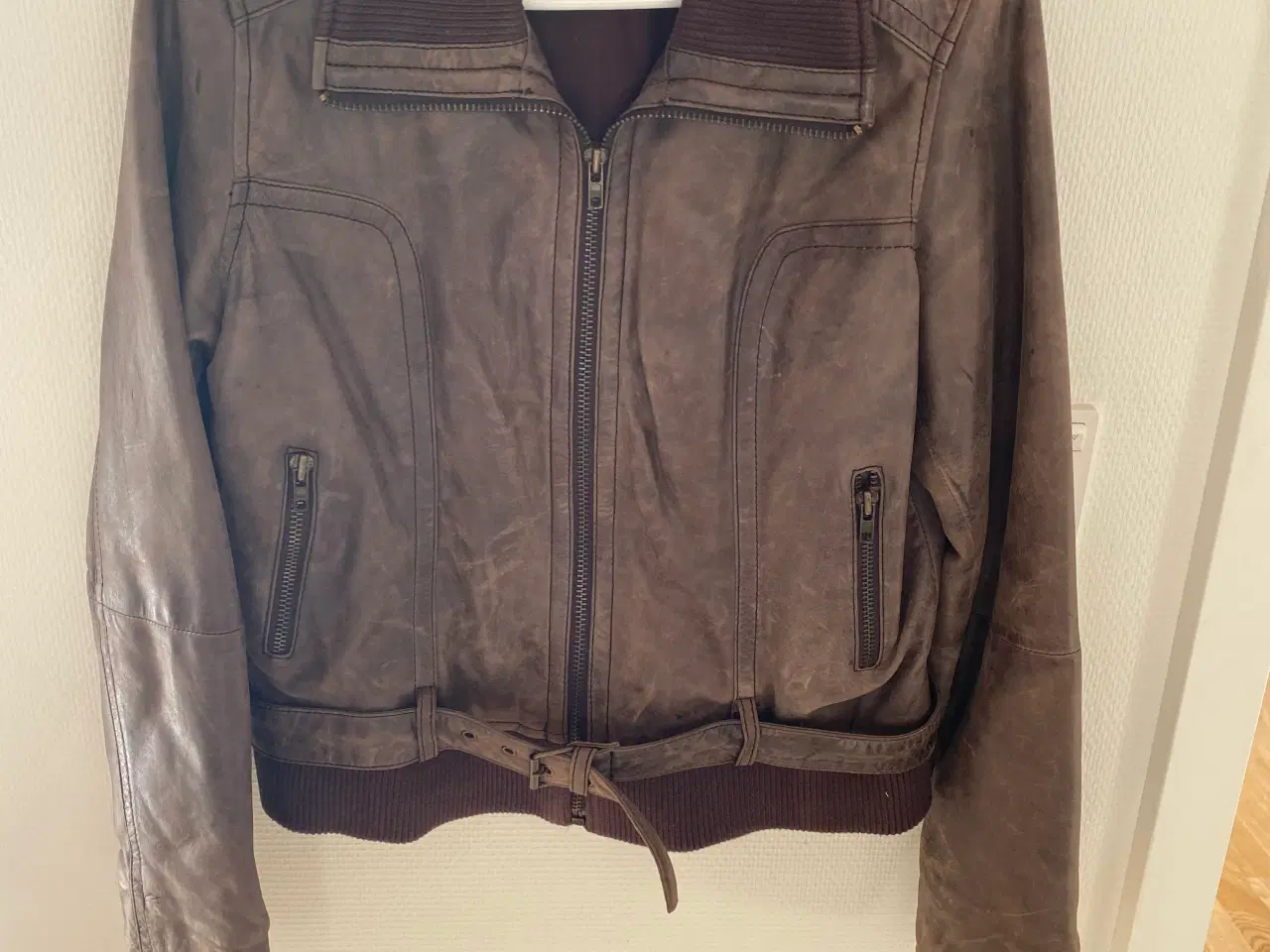 Billede 1 - Brun skind jakke str. M
