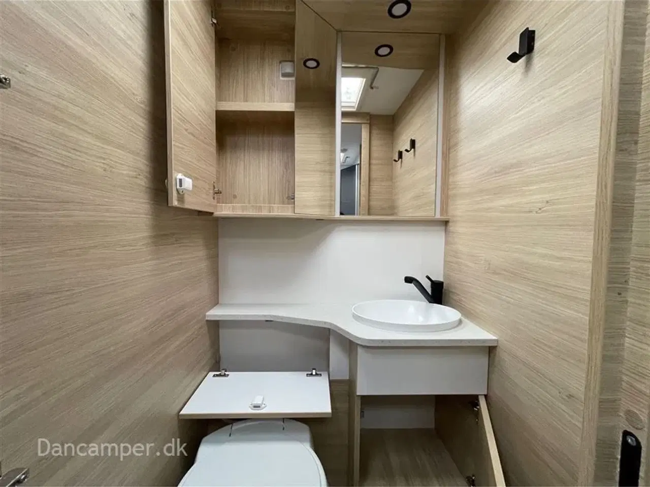 Billede 19 - 2026 - Chausson 797 Ultimate Line   Chausson 797 Ultimate Line, 140 HK, 8-trins automatgearkasse, solcelle. sænkeseng, alu.fælge og adaptiv fartpilot