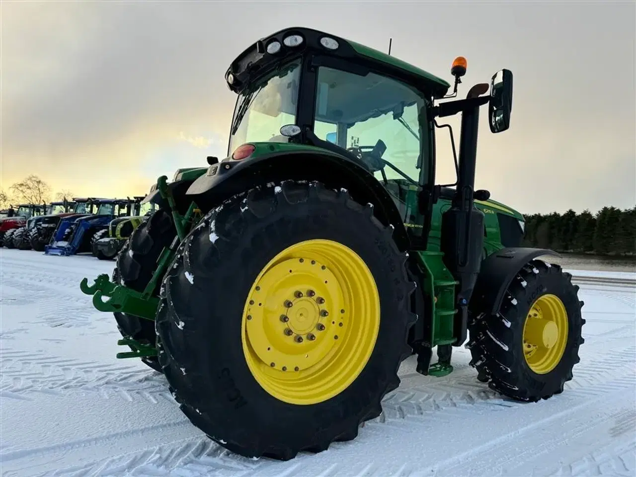 Billede 10 - John Deere 6215R KUN 2600 TIMER OG FRONT PTO!