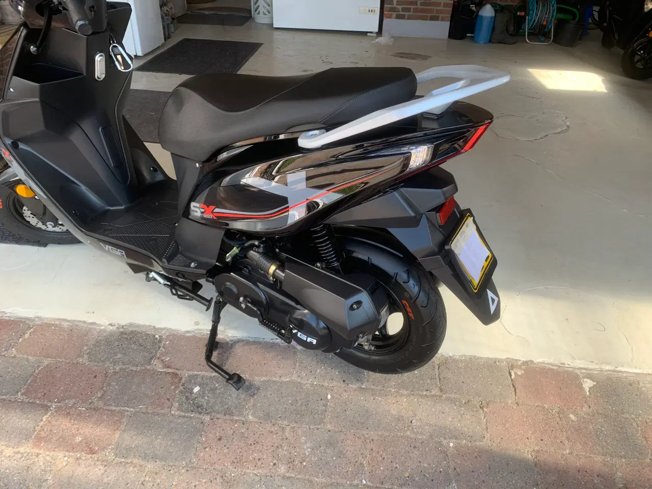 Billede 3 - Vga Street-X EFI 30 km 1/2 år gl. 