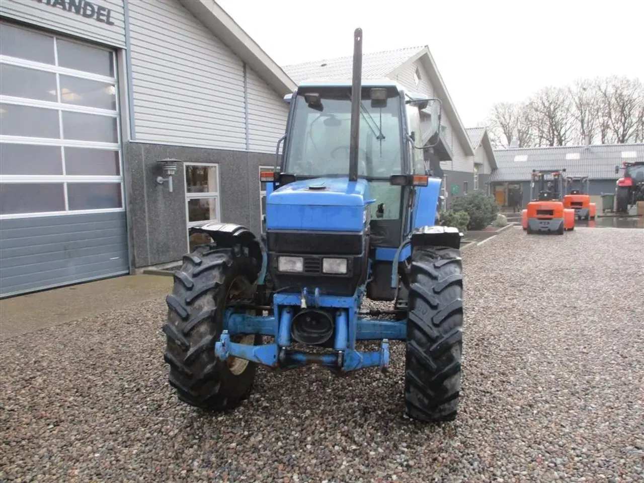 Billede 9 - New Holland 8240 SLE  Med frontlift og frontPTO