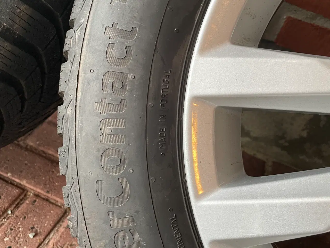 Billede 5 - Continental vinterdæk på original VW alufælge