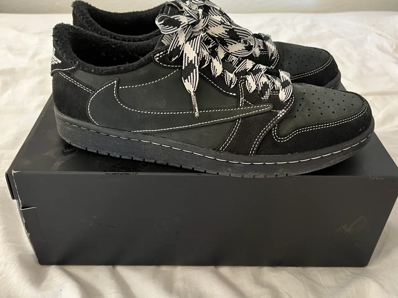 Billede 1 - Jordan 1 Travis Scott Black Phantom