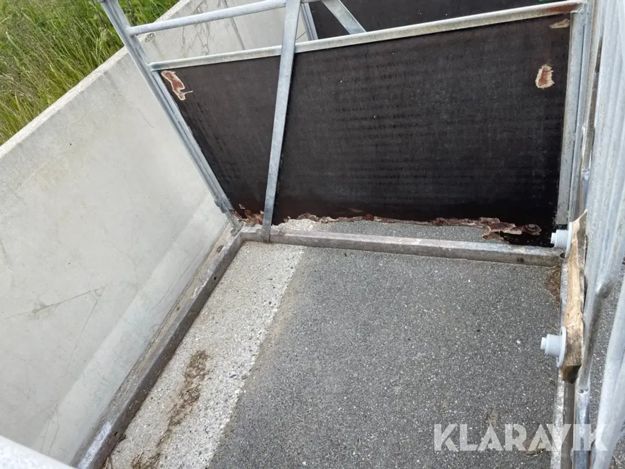 Billede 11 - Kalvebokse 9 styk Fremtidens stald inventar