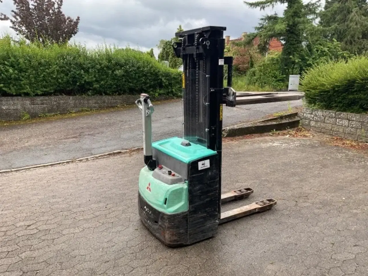 Billede 2 - Mitsubitsi 1200KG Elstabler  TRIPLEX 4100cm  lev med lader